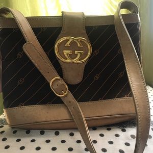 * Sold * Vintage Gucci Shoulder bag